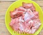 एक सुअर गोमांस से कटलेट पकाने की विधि रसदार और कोमल
